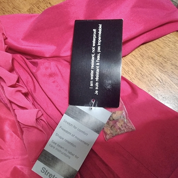 ๐๏ธ Samuel Dong Stunning Fuchsia Ruffled Lined Jacket - Picture 13 of 16